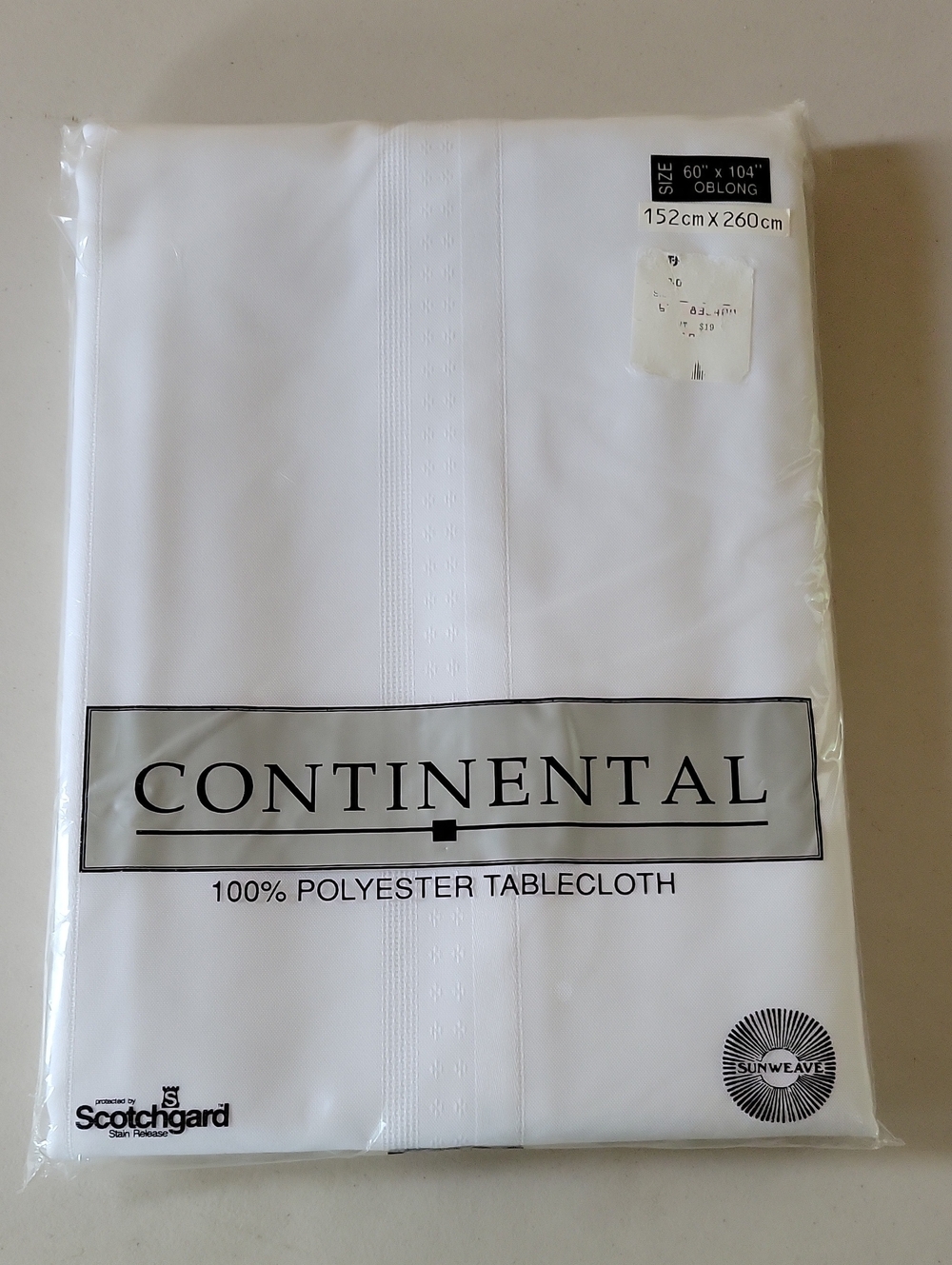 Continental Stripe Polyester Tableclorh 60" X 104"